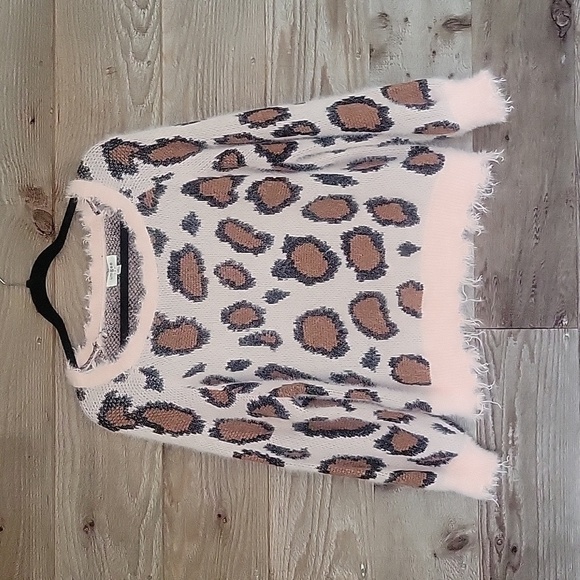 Umgee SIze Small Pink Leopard Print Oversized Sweater - Picture 1 of 5